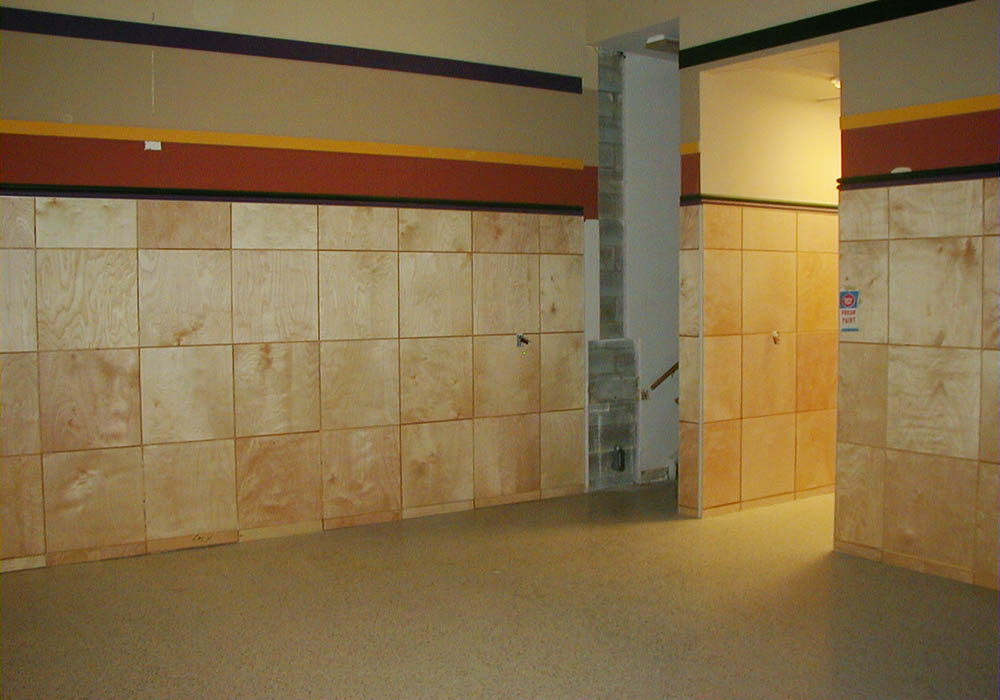 wall panel install grocery store